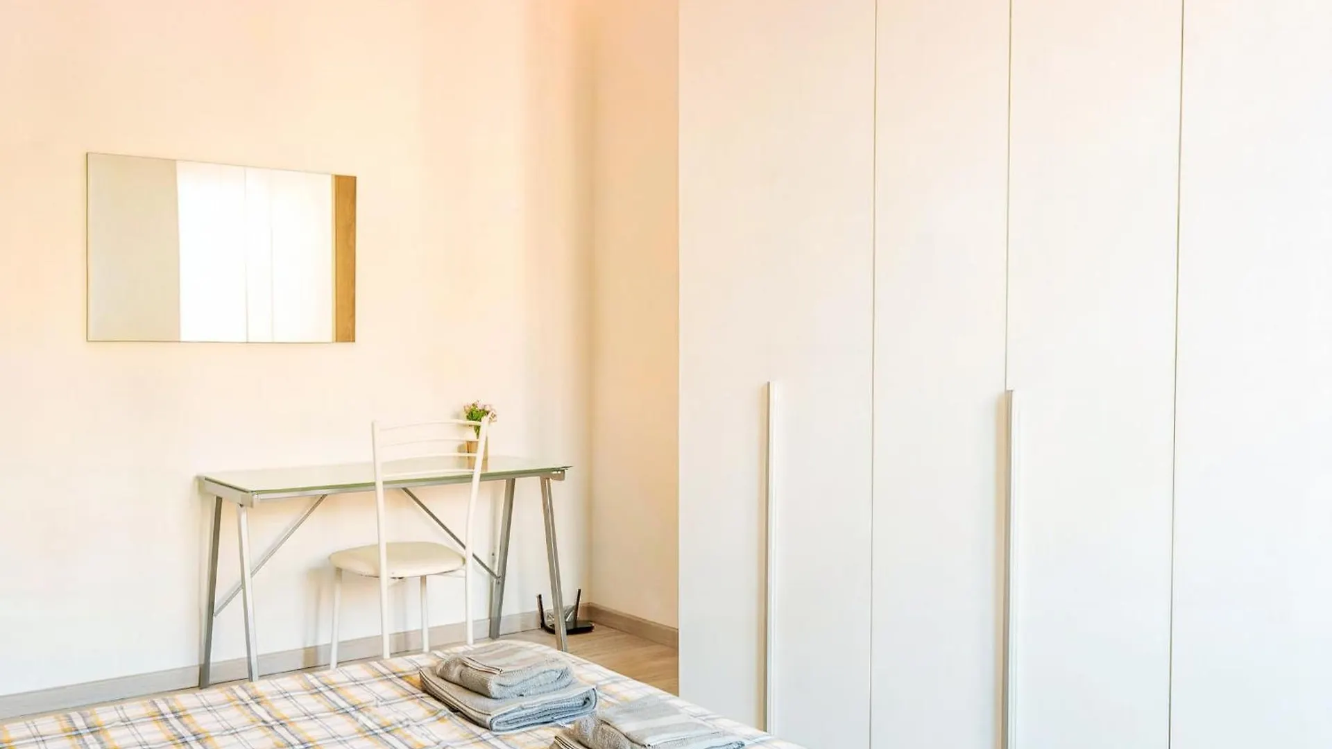 Large Suite Home Milan - Duomo 0*,